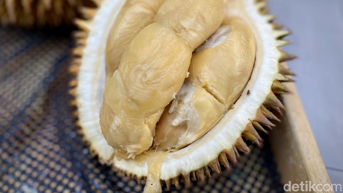 Apakah Durian Penyebab Kolesterol Tinggi? Ini Faktanya