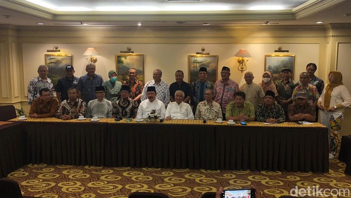 Gerakan Pemilu Bersih menyampaikan pernyataan sikap di Jogja, Jumat (9/2/2024).