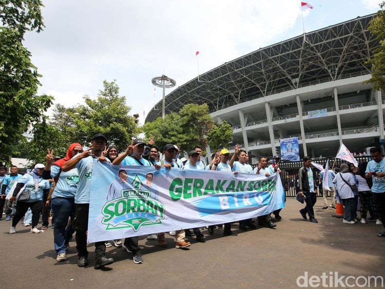 Gerakan Sorban Biru Padati Kampanye Akbar Prabowo-Gibran GBK