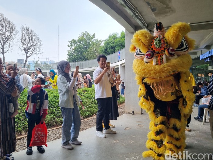 Imlekan di Taman Literasi Imlekan di Taman Literasi