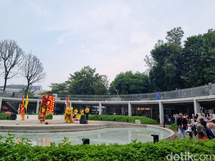 Imlekan di Taman Literasi Imlekan di Taman Literasi