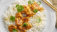 Jasmine Rice yang identik dengan Thailand memiliki jenis yang sama dengan beras di Indonesia. Ukuran bulirnya yang sedang, warnanya yang putih, dengan aroma wangi yang khas menjadi andalan penduduk Asia Tenggara. Foto: Webrestaurant