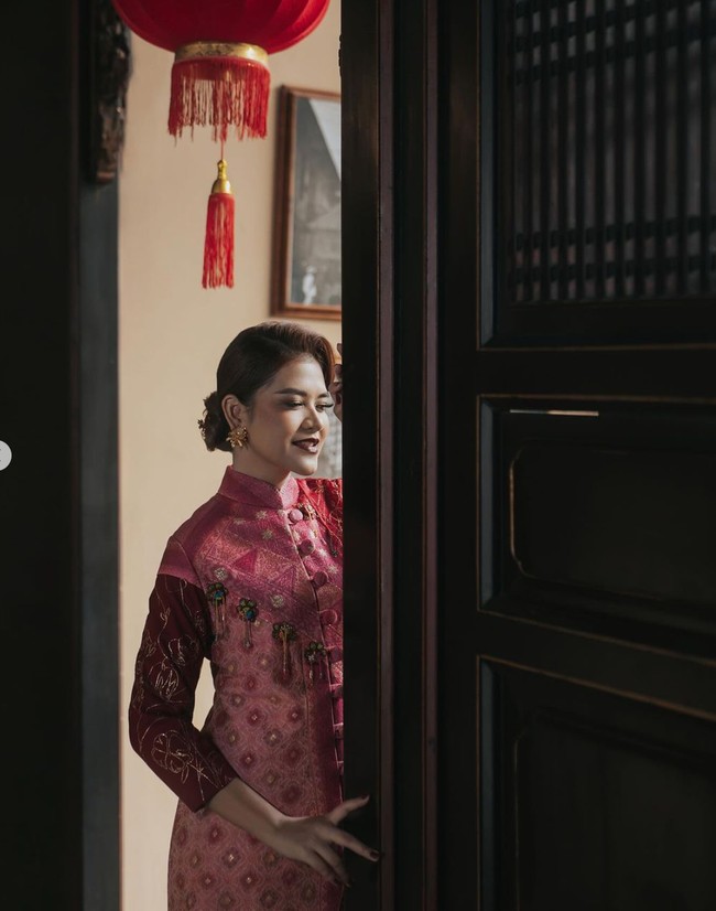 Tak hanya itu saja, tubuh Kahiyang yang semakin langsing juga tak kalah jadi sorotan. Beragam pujian pun diterima putri Jokowi di kolom komentar unggahannya itu. Foto: Instagram/@ayanggkahiyang