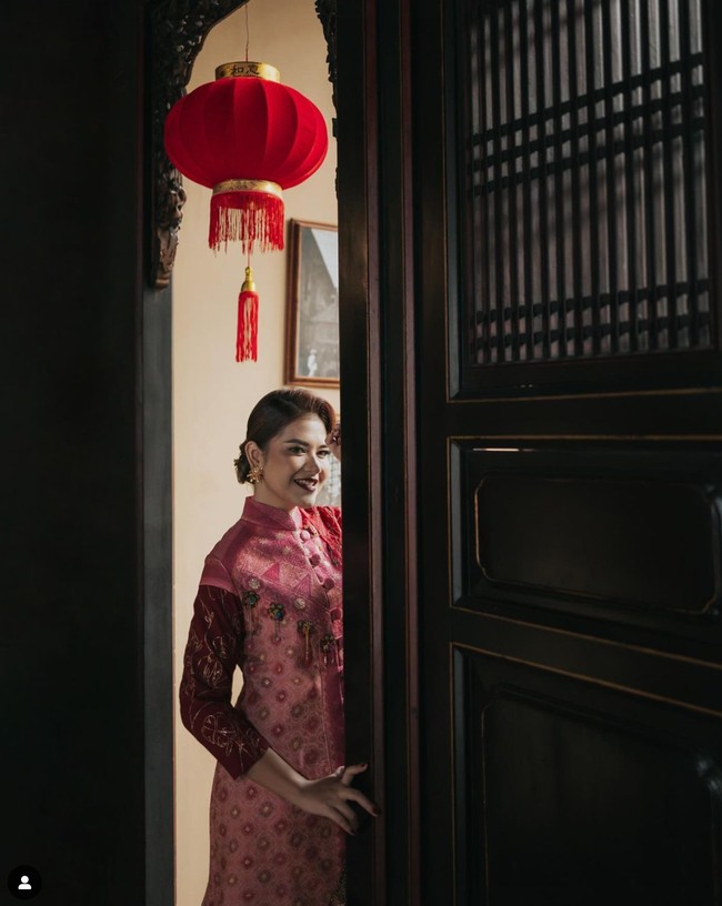 Dalam keterangan salah satu unggahannya Kahiyang turut mengucapkan selamat Hari Raya Imlek 2024. “Selamat Tahun Baru Imlek 2024,” tulisnya. Foto: Instagram/@ayanggkahiyang