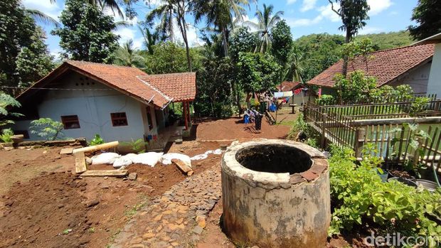 Kampung Rumah 8 di Kabupaten Ciamis.