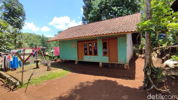Kampung Rumah 8 di Kabupaten Ciamis.