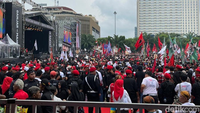 Kelompok disabilitas turut memeriahkan kampanye penutup Ganjar-Mahfud di Semarang (Anggi/detikcom)