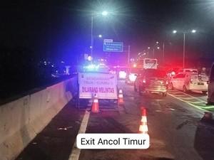 Lalin Exit Tol Ancol Timur Padat Kendaraan Jelang Kampanye Akbar di Jakarta