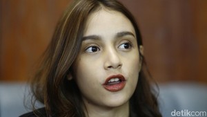 Khadijah Aruma memerankan santri bernama Dilla. Aslinya Khadijah juga pernah mondok di pesantren loh! (Foto: Suhandi Ridho/detikcom)