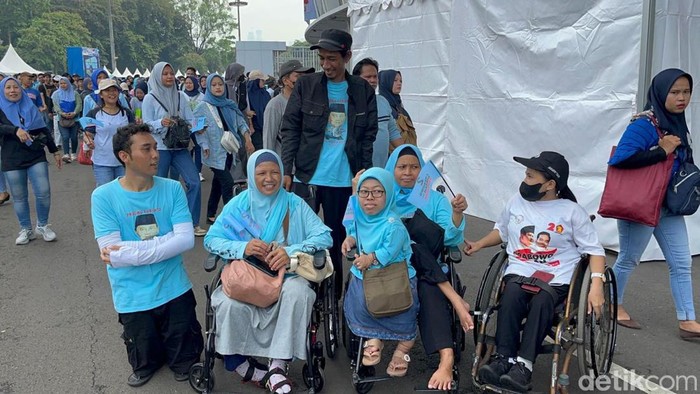 Komunitas disabilitas ikut kampanye akbar Prabowo-Gibran di Stadion GBK. Mereka harap Prabowo terus mendukung program inklusi. (Rumondang N/detikcom)