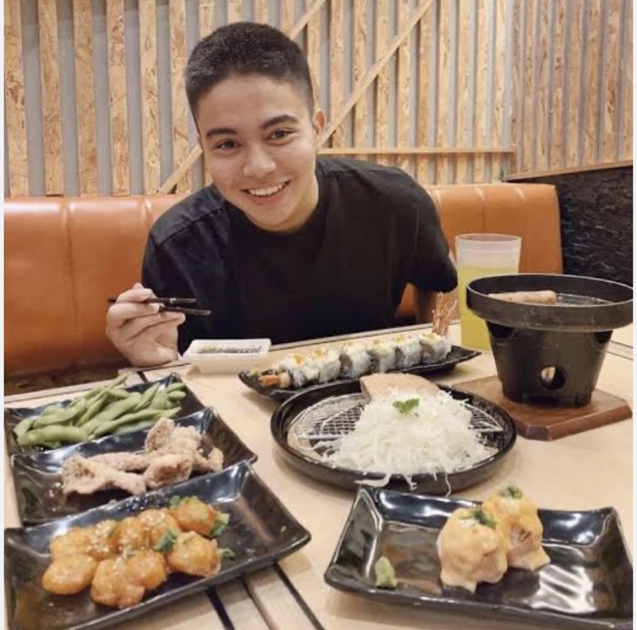 Kulineran Seru Umay Shahab Saat Makan Katsu hingga Pasta Kulineran Seru Umay Shahab Saat Makan Katsu hingga Pasta