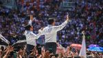 Momen Anies-Cak Imin Bakar Semangat Pendukung di Kampanye Akbar JIS