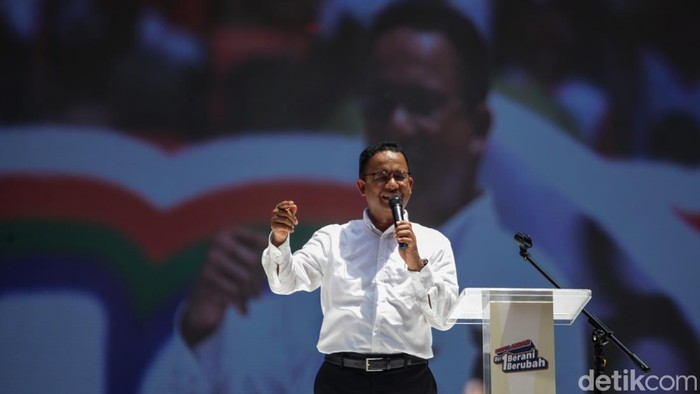 Momen Anies-Cak Imin Bakar Semangat Pendukung di Kampanye Akbar JIS Capres-cawapres nomor urut 1 Anies Baswedan-Muhaimin Iskandar (Cak Imin) memberikan orasi pada kampanye akbar di JIS. Begini potretnya, Sabtu (10/2/2024).