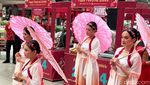 Parade Barongsai hingga Panda Meriahkan Imlek di Taman Safari Bogor