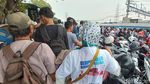 Potret Massa AMIN Long March dari Ancol ke JIS
