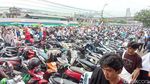 Potret Massa AMIN Long March dari Ancol ke JIS