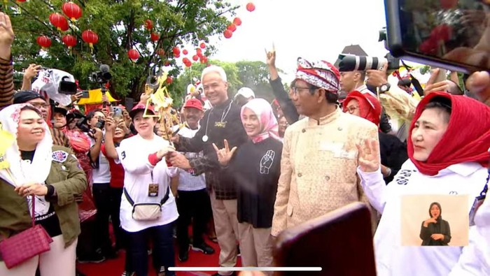 Puan beri Wayang ke Ganjar-Mahfud