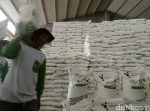 Kala Petani Garut Berburu Pupuk Murah