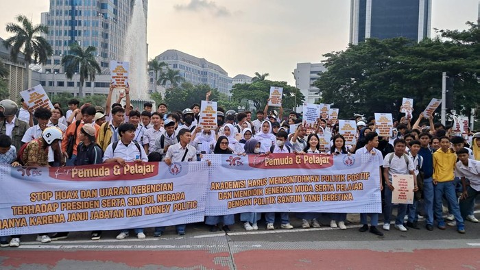 Ratusan Pelajar Deklarasi Tolak Pendidikan Politik Negatif di Pemilu 2024 Ratusan pelajar dari wilayah Jakarta Bogor, Depok, Tangerang dan Bekasi (Jabodetabek) mendeklarasikan untuk menolak ujaran kebencian dalam pelaksanaan Pemilu 2024.