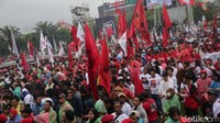 Kemudian, Ganjar akan melanjutkan kampanye akbar penutup di Semarang pukul 13.00 WIB. Ganjar, Megawati dan Puan pun akan dijadwalkan memberi pidato politik. Selain itu, Mahfud akan membacakan maklumat. 