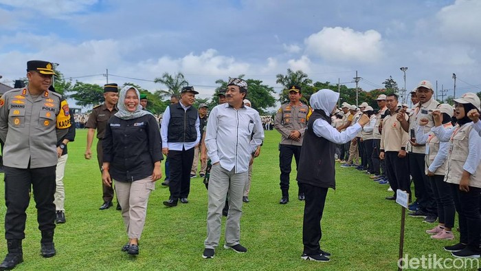 Ribuan pengawas TPS mengikuti apel siaga di Kabupaten Blitar
