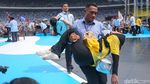 Saat Panas Terik Bikin Pendukung Prabowo-Gibran Berjatuhan