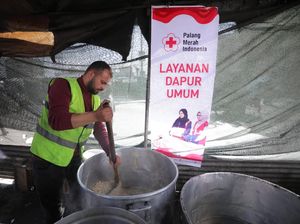PMI Salurkan Bantuan Kebersihan ke Rafah Gaza, Begini Momennya