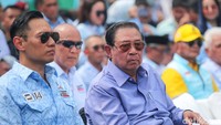 Susilo Bambang Yudhoyono dan Agus Harimurti Yudhoyono juga hadir. 