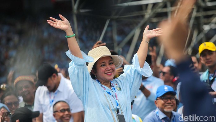 Sejumlah tokoh turut hadir dalam kampanye akbar Prabowo-Gibran di GBK. Tokoh itu diantaranya para ketum parpol pengusung hingga Ahmad Dhani, Sabtu (10/2/2024).