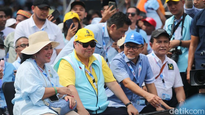 Sederet Tokoh Hadiri Kampanye Akbar Prabowo-Gibran di GBK Sejumlah tokoh turut hadir dalam kampanye akbar Prabowo-Gibran di GBK. Tokoh itu diantaranya para ketum parpol pengusung hingga Ahmad Dhani, Sabtu (10/2/2024).