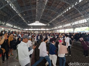 Stasiun Tanjung Priok juga Padat Jelang Kumpul Akbar AMIN di JIS
