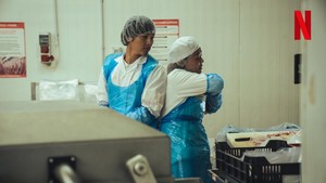 Sayang sekali sesampainya di Belgia, Loh Kiwan tidak langsung mendapat apa yang diinginkannya. Dia justru terlibat dalam sebuah kejadian yang membuat mengguncang kehidupannya. (Foto: dok. Netflix)