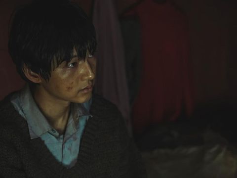 Song Joong Ki dalam film My Name Is Loh Kiwan.