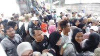 Pengguna jalan dan angkutan umum agar menghindari lokasi kampanye jika tidak ingin terjebak kemacetan.