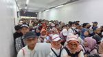Foto: Padatnya Stasiun Kampung Bandan Jelang Kampanye Akbar AMIN di JIS