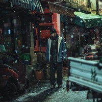 Dalam film My Name is Loh Kiwan, Song Joong Ki dipasangkan dengan aktris muda, Choi Sung Eun yang membintangi drama Korea Beyond Evil dan The Sound of Magic. Foto: dok. Netflix