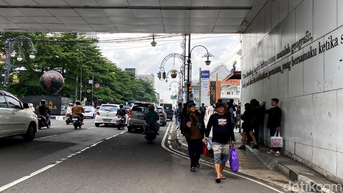 Wisatawan di Kota Bandung.