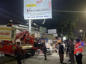 Masuk Masa Tenang Kampaye, Satpol PP Palembang Turunkan 150 Baliho Besar
