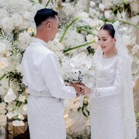 Ayu Ting Ting resmi mengonfirmasi batal menikah pada akhir Juni 2024. Sebelumnya, Ayu Ting Ting dan Muhammad Fardhana telah melangsungkan pesta pertunangan pada Februari 2024 lalu. Foto: dok. TikTok Arief Taqien (fotografer: Aliencophoto)