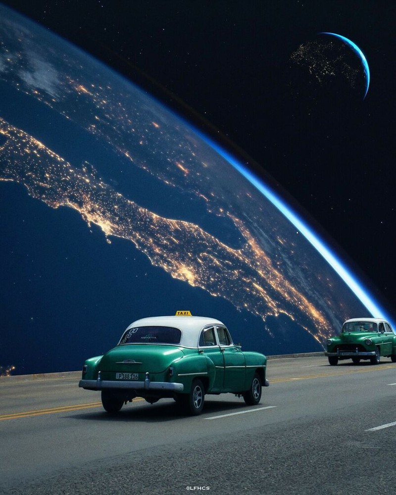 Kreator digital dengan nama akun LFHCS di Instagram telah membuat hal biasa menjadi sesuatu yang luar biasa. Karyanya menampilkan bagaimana kehidupan manusia bila dekat dengan luar angkasa.