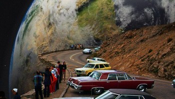 Kalau beneran kayak gini, jangan sampai jatuh deh pokoknya. Foto: (Bored Panda).