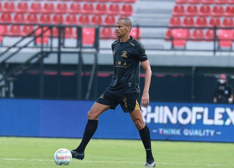 Bek Madura United Cleberson Martins Bek Madura United Cleberson Martins menorehkan statistik yang mengagumkan di kompetisi Liga 1 2023/2024. Dia menjadi pemain pertama yang membukukan 1.000 operan sukses.