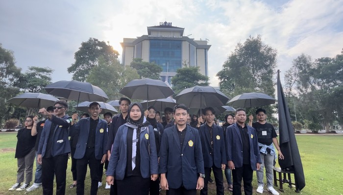 BEM Universitas Trunojo gelar aksi prihatin terhadap situasi demokrasi saat ini