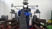 Contohnya seperti papan dan kaso. 