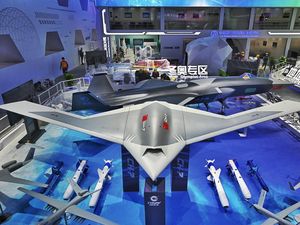 China Uji Coba Drone Siluman Canggih Terbaru