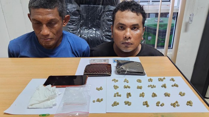 Dua pengedar ekstasi diamankan BNNP Jambi.