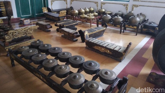 Gamelan Denggung dan Gamelan Keraton Kacirebonan