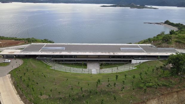 Golo Mori Convention Center (GMCC) di kawasan The Golo Mori, Desa Golo Mori, Kecamatan Komodo, Manggarai Barat, NTT diapit dua bukit. (Dok. ITDC)