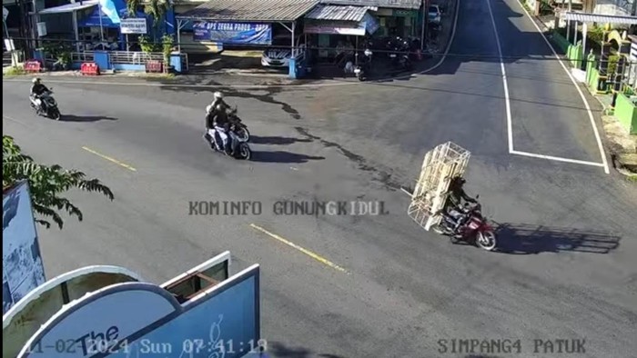 Kondisi lalu lintas jalur Jogja-Wonosari, Minggu (11/2/2024) pukul 07.41 WIB.