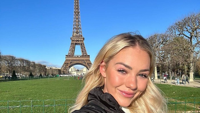 Liburan Taila Maddison